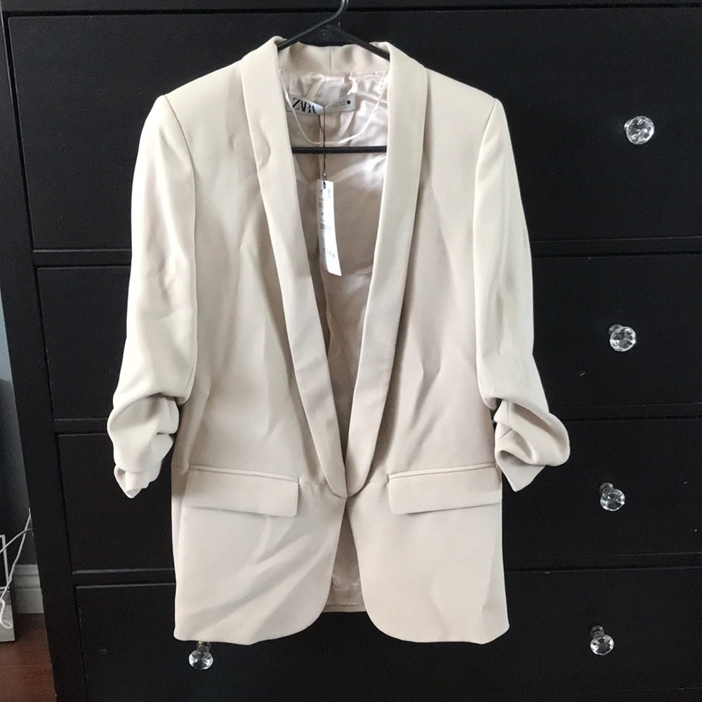 Zara nude/ cream blazer